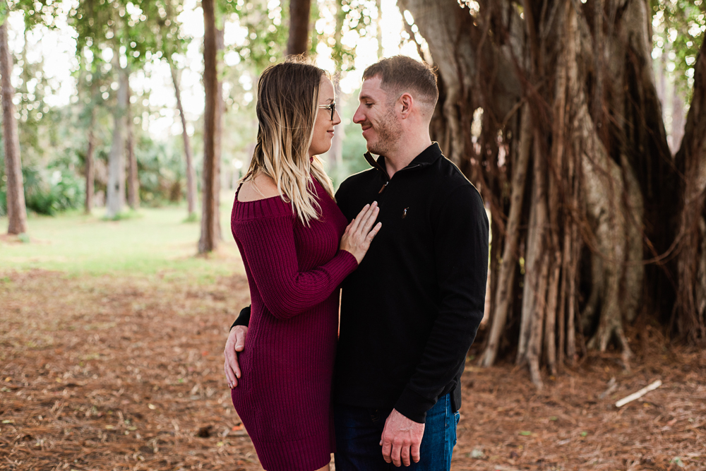 Tampa Bay Portrait Photographer | www.Joyelan.com | Largo Couple Session